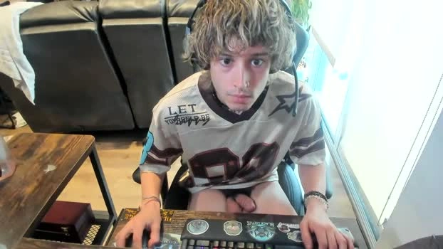 bashful4200 21-06-2026 Male striptease handsome Video