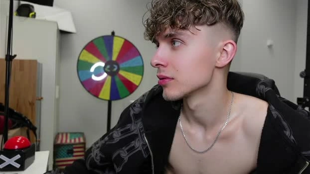 damien_dallas 23-06-2026 Male jerking fuckher Video