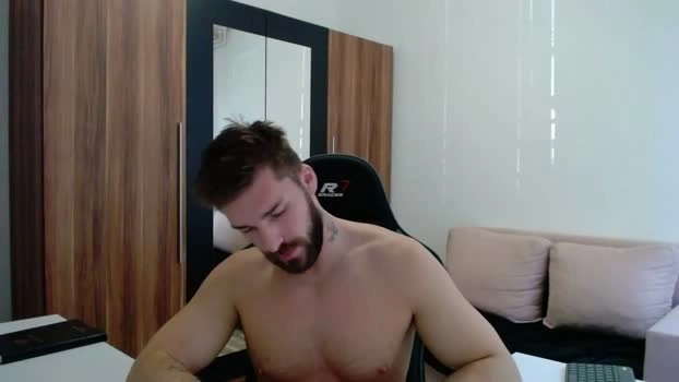 darius_94 23-06-2026 Male fingers legs Video