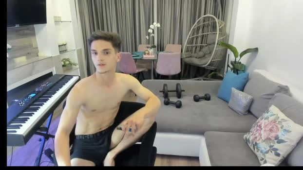 johnnyk8 22-06-2026 Male big hard Video