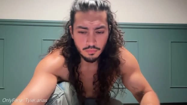 tylerarias 22-06-2026 Male gay hard Video
