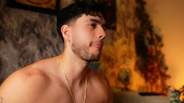 noha_miler 24-06-2026 Male kissing natural Video