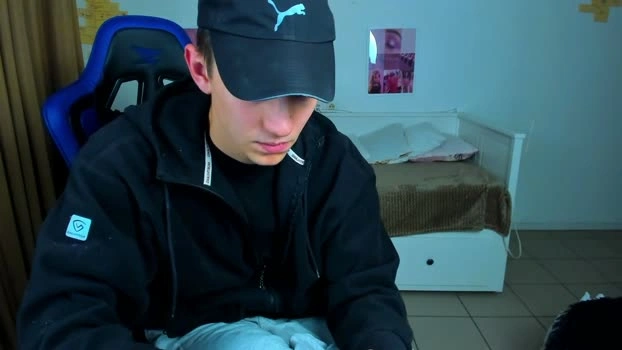 frank_mooree 25-06-2026 Male bigballs cute Video