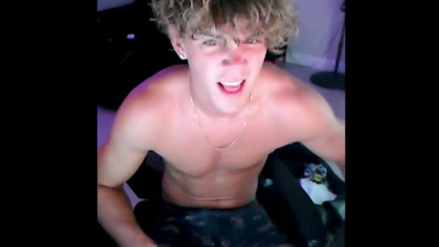 theonlylogan 01-07-2026 Male play naked Video