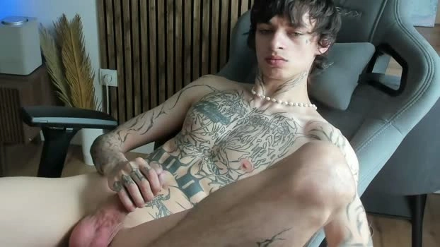 oliverrgroove 03-07-2026 Male kissing cute Video