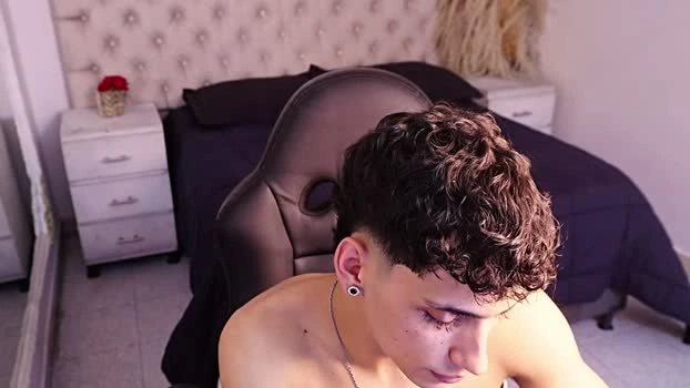 jhoanleandro 04-07-2026 Male Gay amateur Video