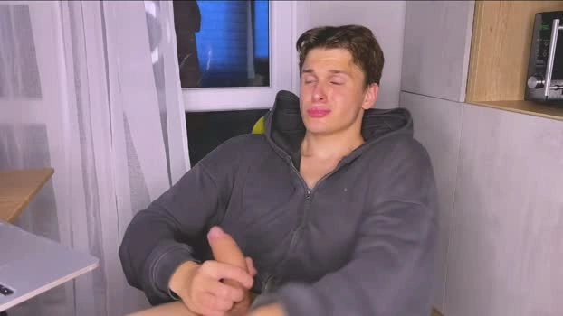 estremecerse 04-07-2026 Male blowjob legs Video
