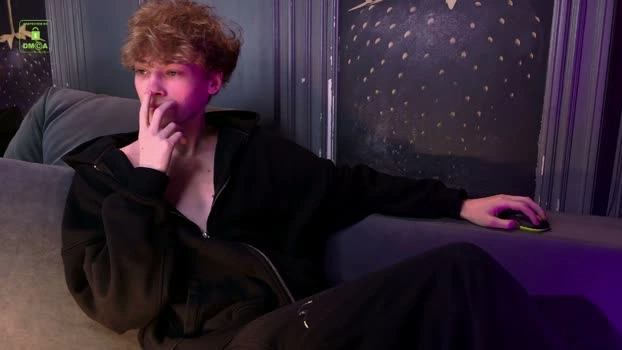 curlytwinkboy 07-07-2026 Male wank legs Video