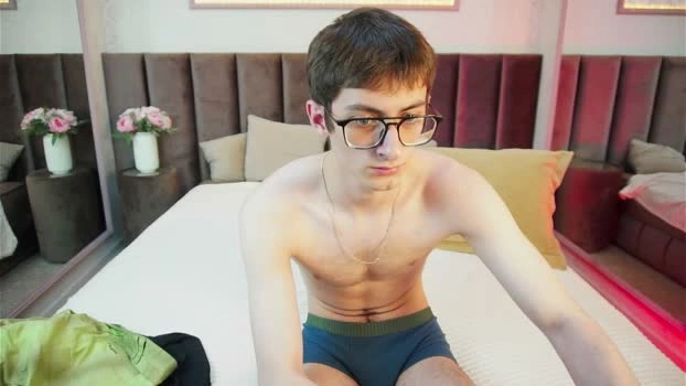 ronbevs 08-07-2026 Male cute love Video