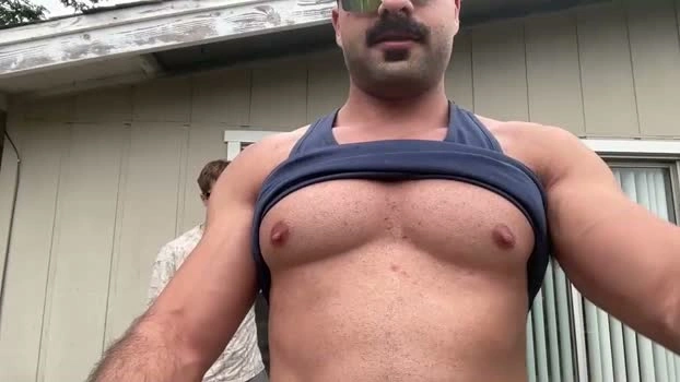 klakes 14-07-2026 Male Topless kiss Video