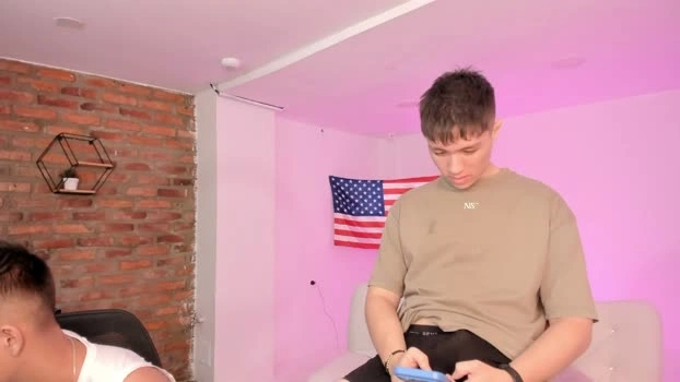 space_boys18 17-07-2026 Male kissing Download Video