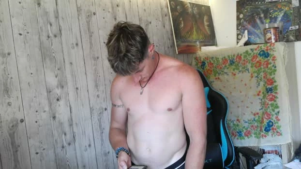 frenchhornybibs 20-07-2026 Male suckcock love Video