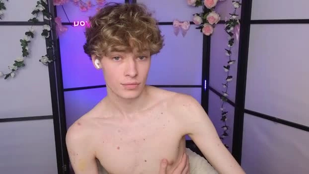 curly_twinkboy 22-07-2026 Male Video striptease Video