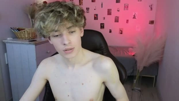 curly_twinkboy 27-07-2026 Male Video cute Video