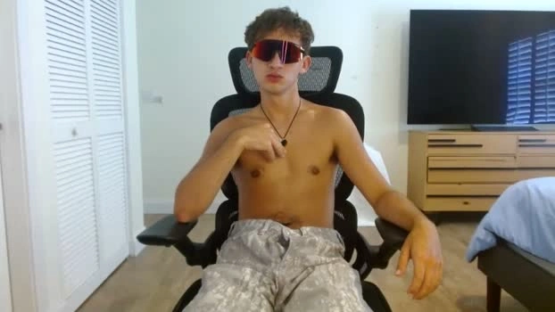 whiteboy770 27-07-2026 Male lick harddick Video