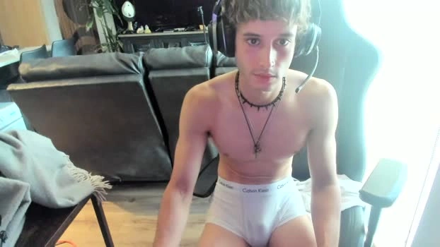 bashful4200 04-08-2026 Male beautiful bigass Video