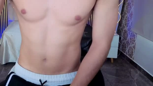 kyler_tay 08-08-2026 Male hard striptease Video
