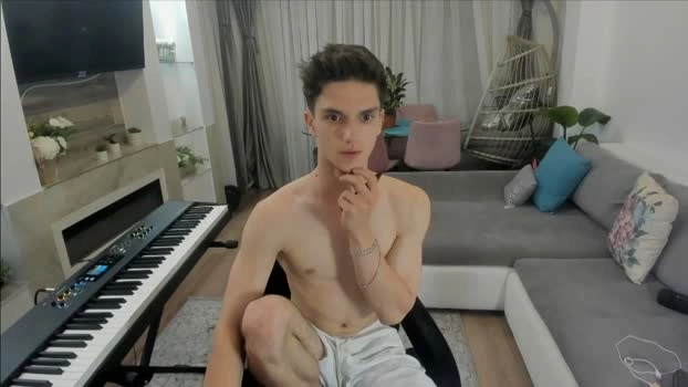 johnnyk8 08-08-2026 Male show cute Video