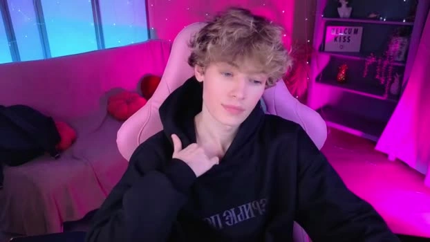 curly_twinkboy 11-08-2026 Male ass cute Video
