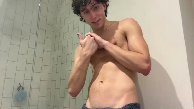 loves_leo 11-08-2026 Male Gay lick Video