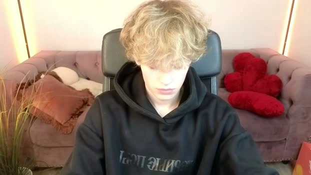curly_twinkboy 12-08-2026 Male Naked Topless Video