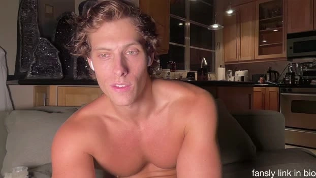 alex_islive 13-08-2026 Male legs fuckme Video