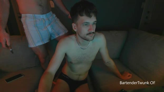 bartendertwunk 15-08-2026 Male fuckass kissing Video