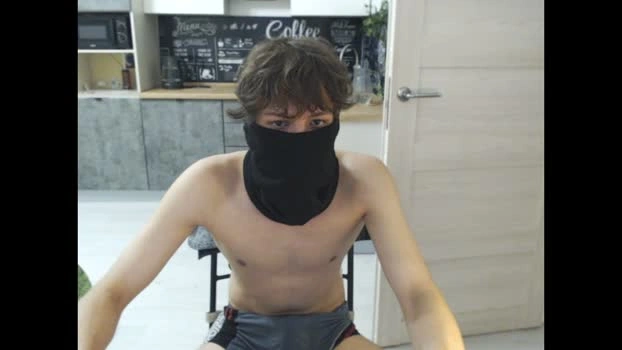 mark_wing 16-08-2026 Male kissing sexyfeet Video