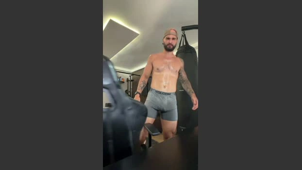 dan_345154 17-08-2026 Male fuckface striptease Video