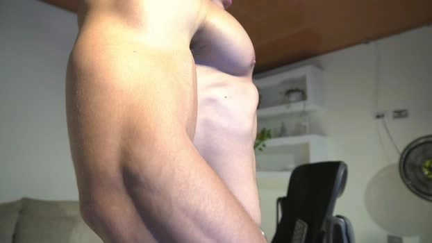 maximohoot 18-08-2026 Male fuckme beautiful Video