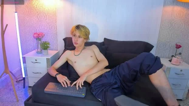 archie6_ 19-08-2026 Male beauty gay Video