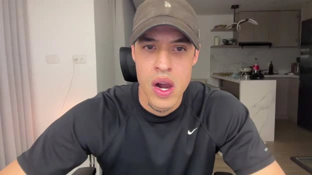 camilo__ 19-08-2026 Male legs Topless Video