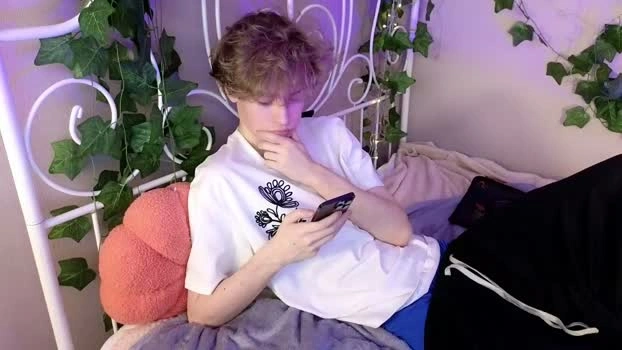 curly_twinkboy 19-08-2026 Male twink deepthroat Video