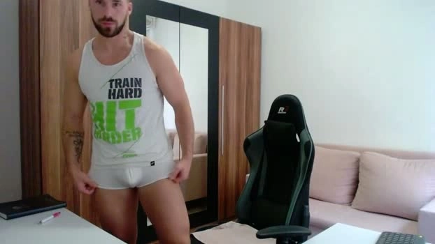darius_94 20-08-2026 Male bigass jerkoff Video