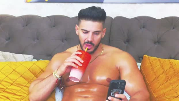 dustinkeent 20-08-2026 Male kiss nasty Video