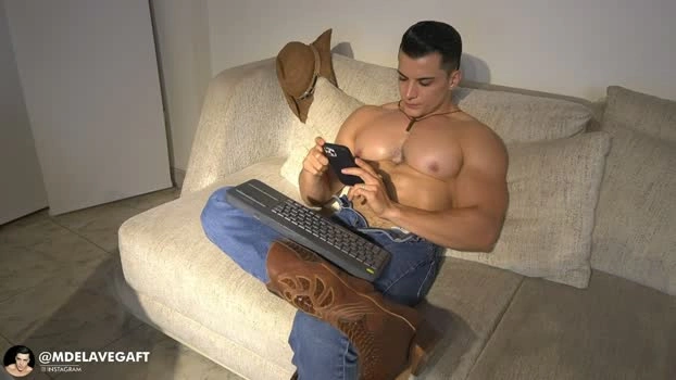 maximohoot 23-08-2026 Male juicy ass Video