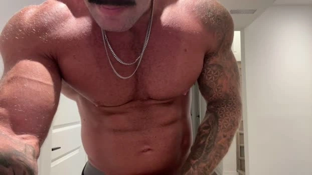 cadenhunterr 24-08-2026 Male kissing cute Video
