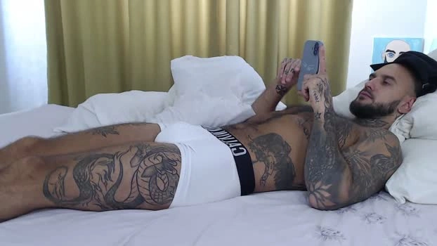 maxi_foxxx 24-08-2026 Male kissing analsex Video