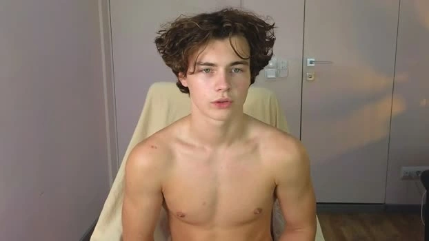 whiteskyy_ 24-08-2026 Male Show bicurious Video