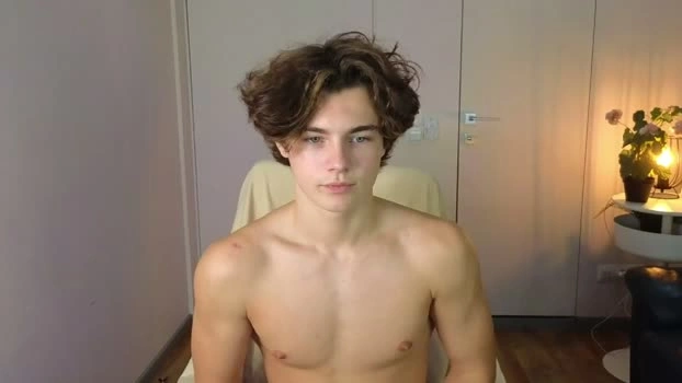 whiteskyy_ 25-08-2026 Male squirt kissing Video