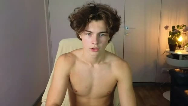 whiteskyy_ 25-08-2026 Male Naked suck Video