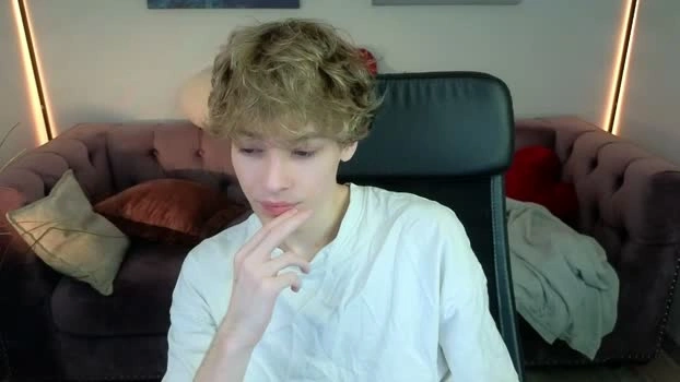 curly_twinkboy 29-08-2026 Male juicy gay Video