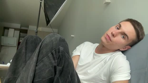 de3ny 04-09-2026 Male natural sexybody Video