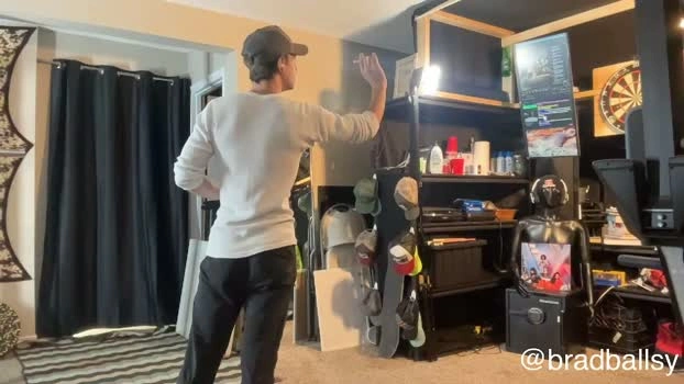brad_bounce 05-09-2026 Male fingering suckshow Video