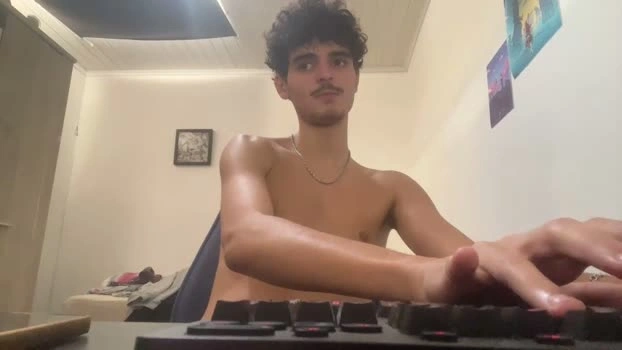 bradontop 07-09-2026 Male gay kissing Video
