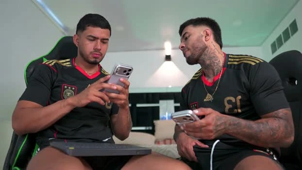 tony_newmen 08-09-2026 Male kiss bicurious Video