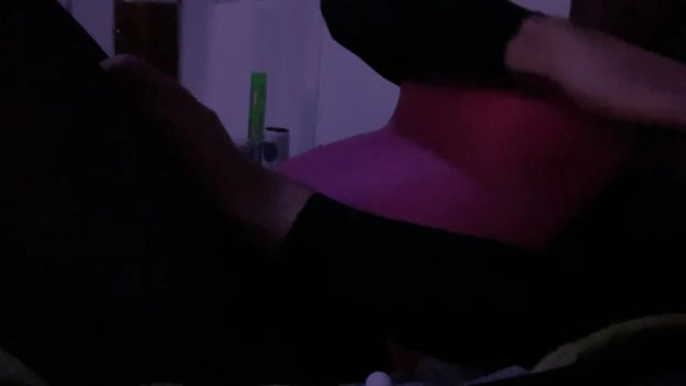 roxi6969 10-09-2026 Male bigtoys bigass Video