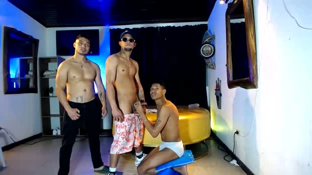 boranget 14-09-2026 Male kissing love Video