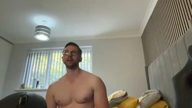 kkezzy 14-09-2026 Male Topless fuckme Video