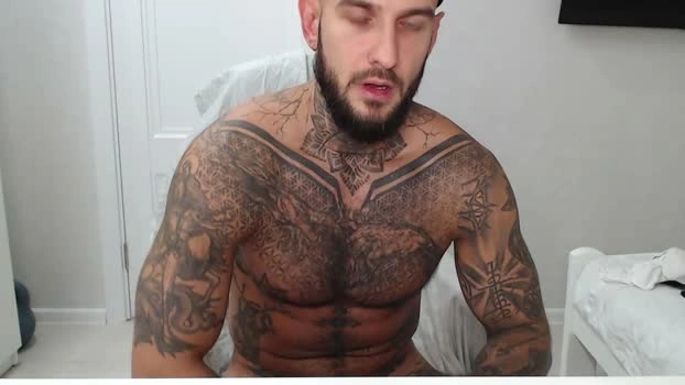 maxi_foxxx 18-09-2026 Male yummy kissing Video